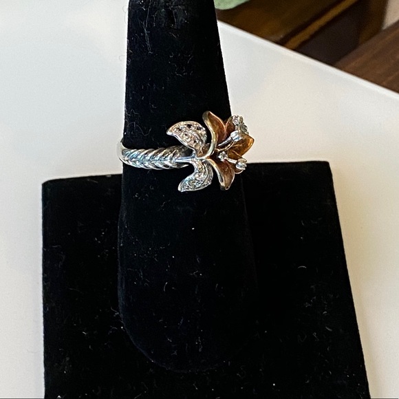 Beautiful Lilly Flower Diamond Sterling Ring! - Picture 4 of 13